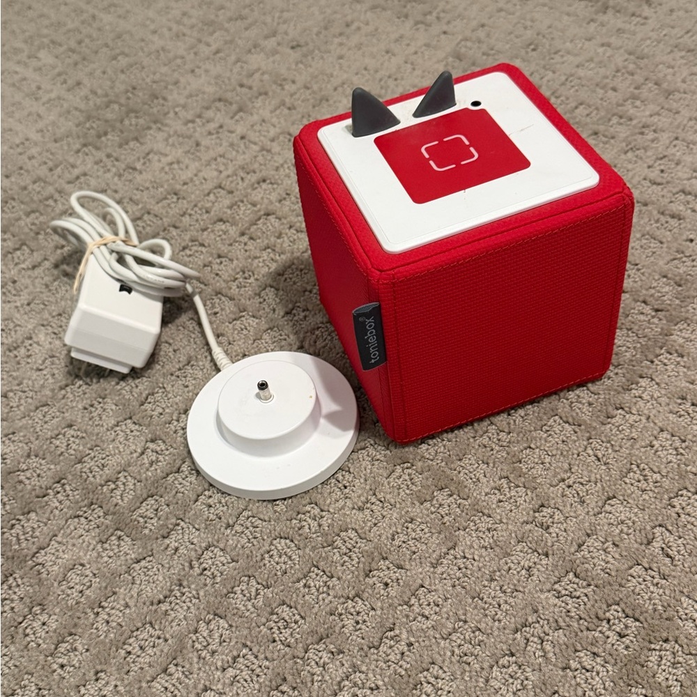 Toniebox with Charger and 12 Tonies